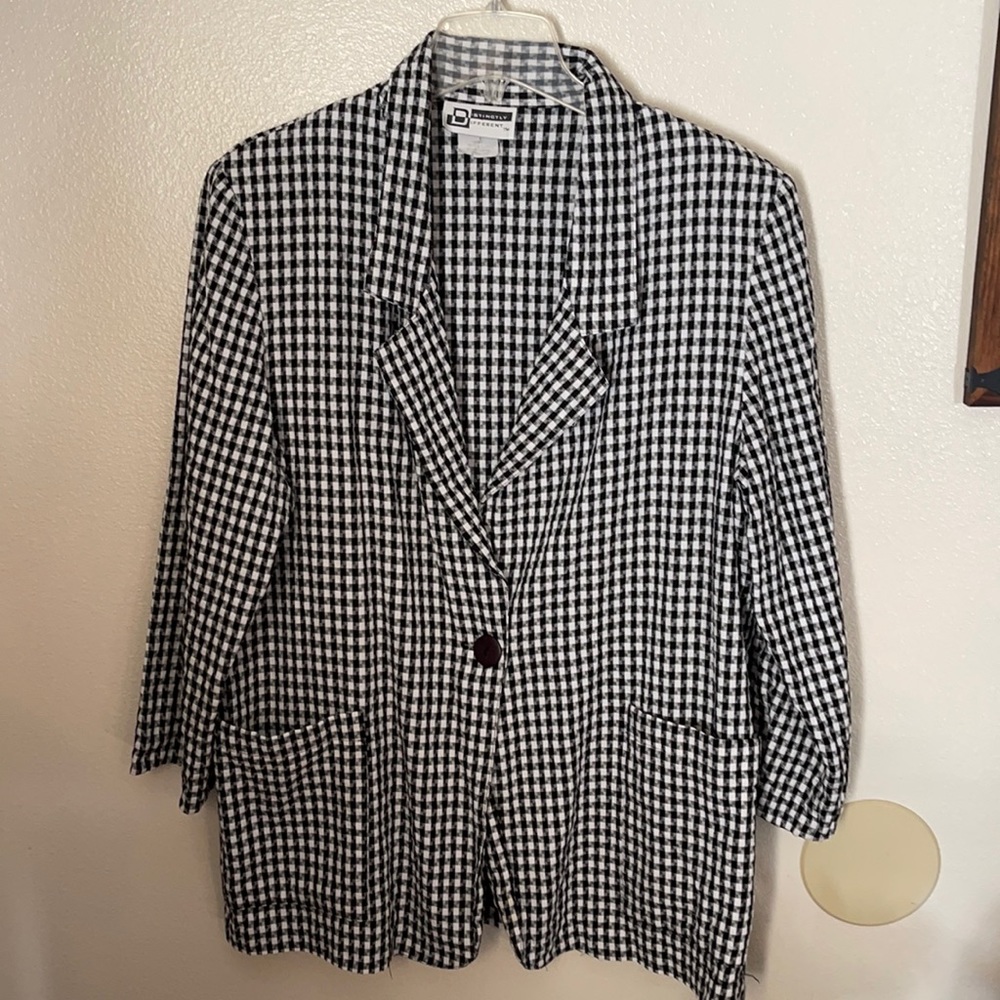 DISTINCTLY DIFFERENT BLAZER **VINTAGE**